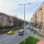 Sunny Castle Apartment